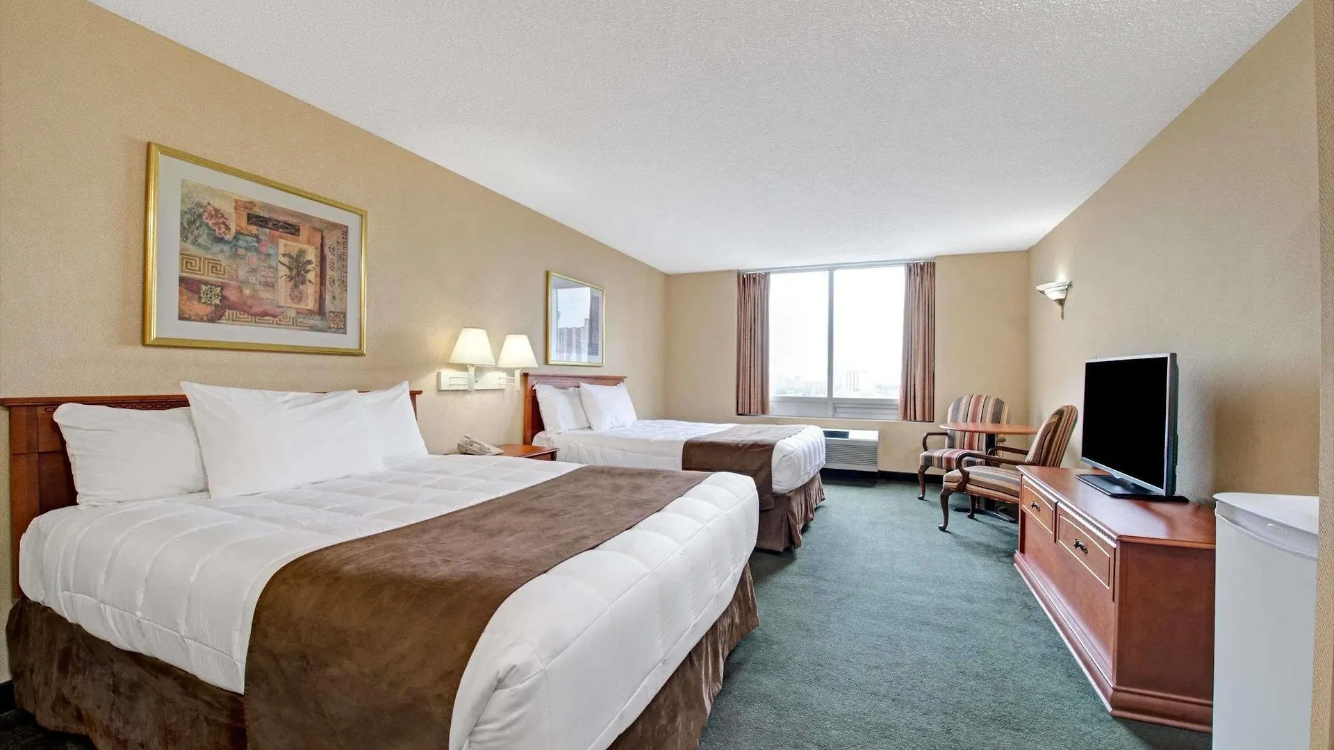 Ramada By Wyndham Niagara Falls Near The Falls 3*,