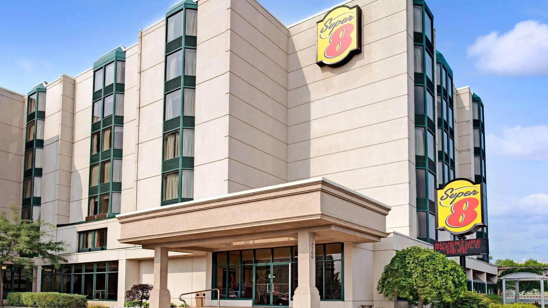Ramada By Wyndham Niagara Falls Near The Falls Canada
