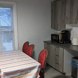 Gigi's Oasis By The Falls Apartment